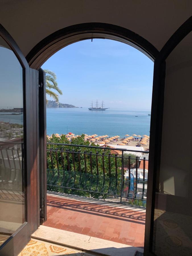 Appartamento Taormina Giardini-Naxos Kültér fotó